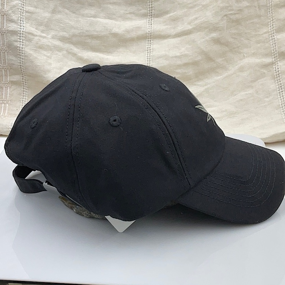 Lucky Highest Quality Stainstitch Black Baseball Cap, Adjustable Head Size. - Picture 4 of 7
